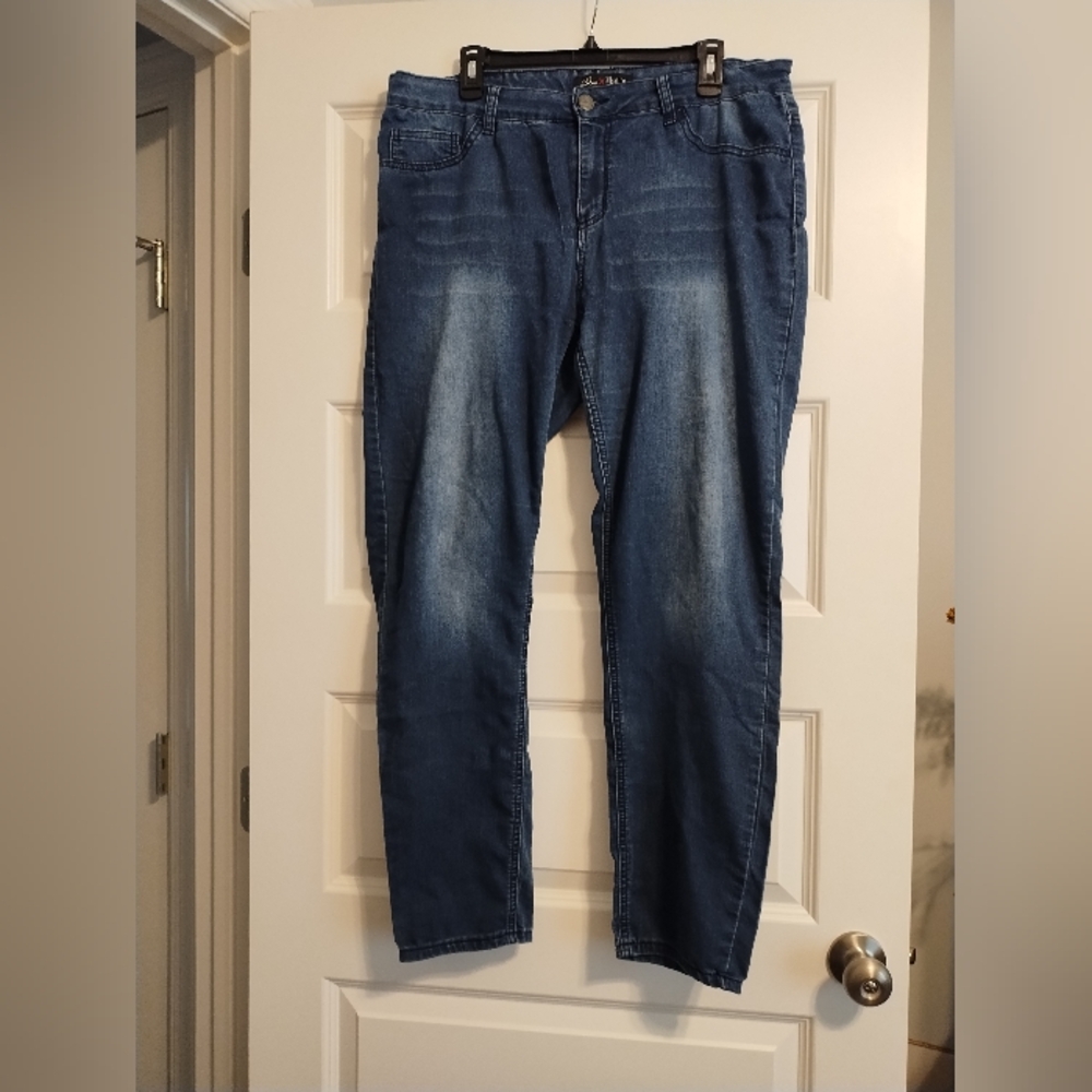 🟢3/$11 Love Nation Women's Jeans Size 16